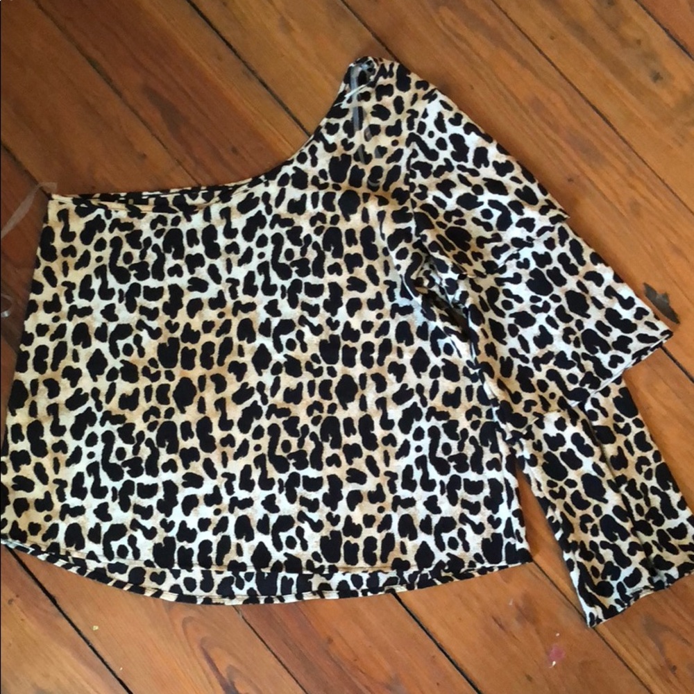 Leopard print one shoulder top
